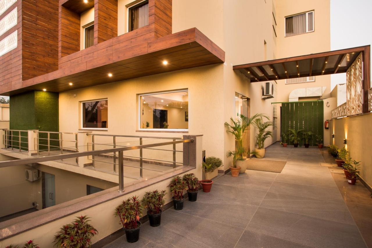 SILVER OAK near Medanta Medicity Gurgaon Exterior foto