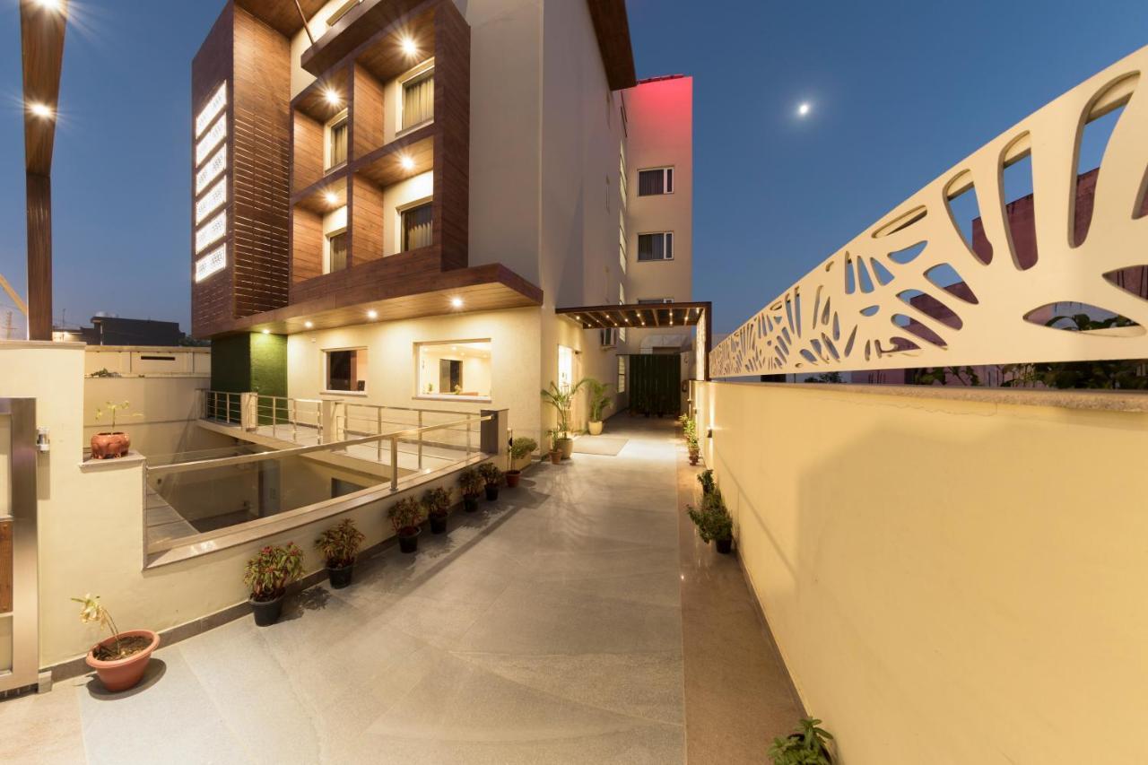 SILVER OAK near Medanta Medicity Gurgaon Exterior foto